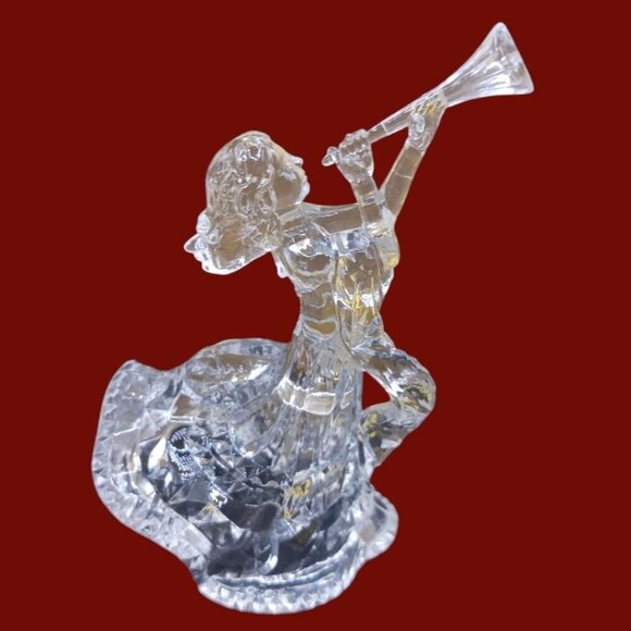 Handcrafted Crystal Figurine Of Woman Playing Trumpet - Picture 1 of 6